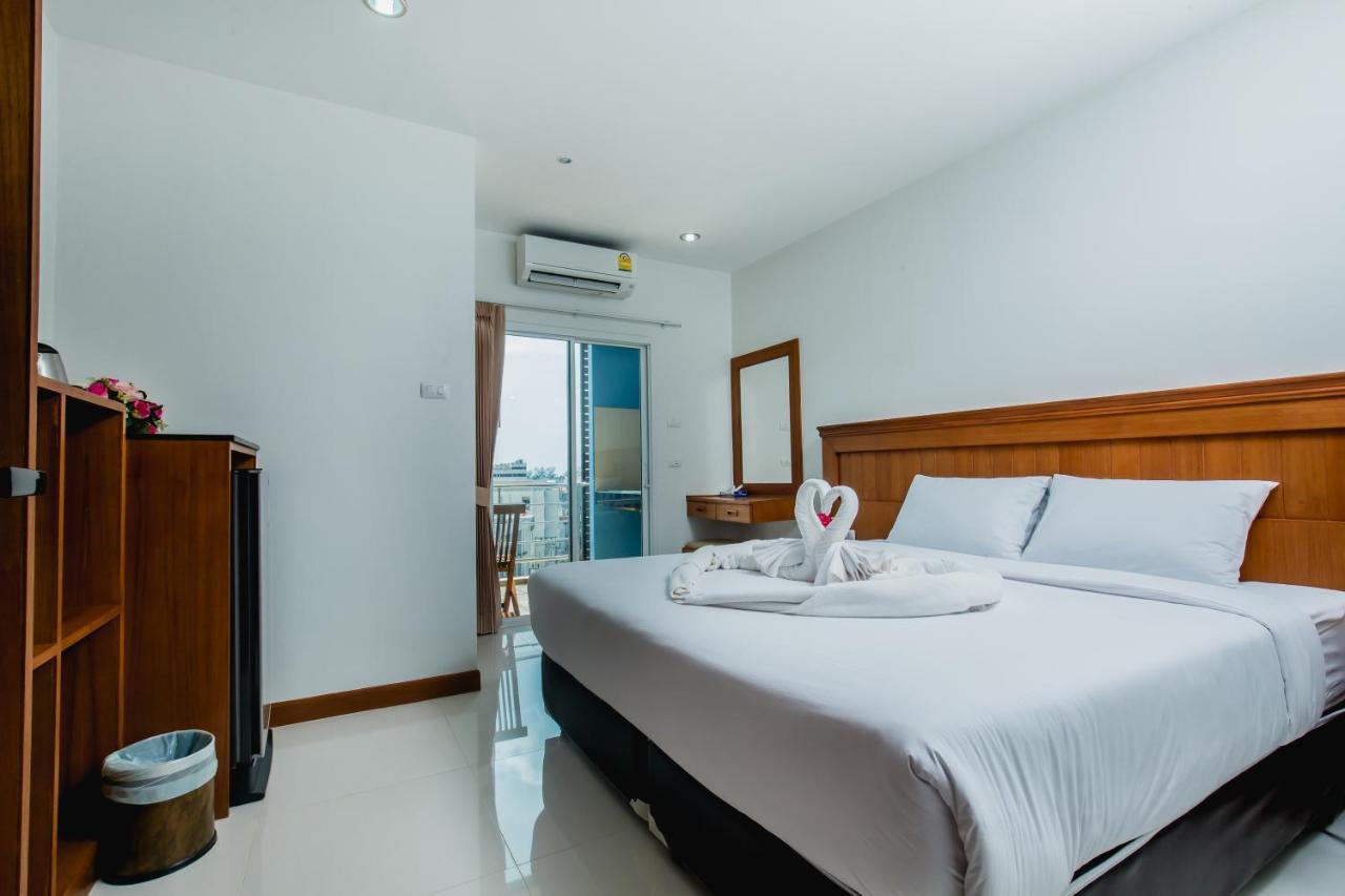 Khách sạn Aim House