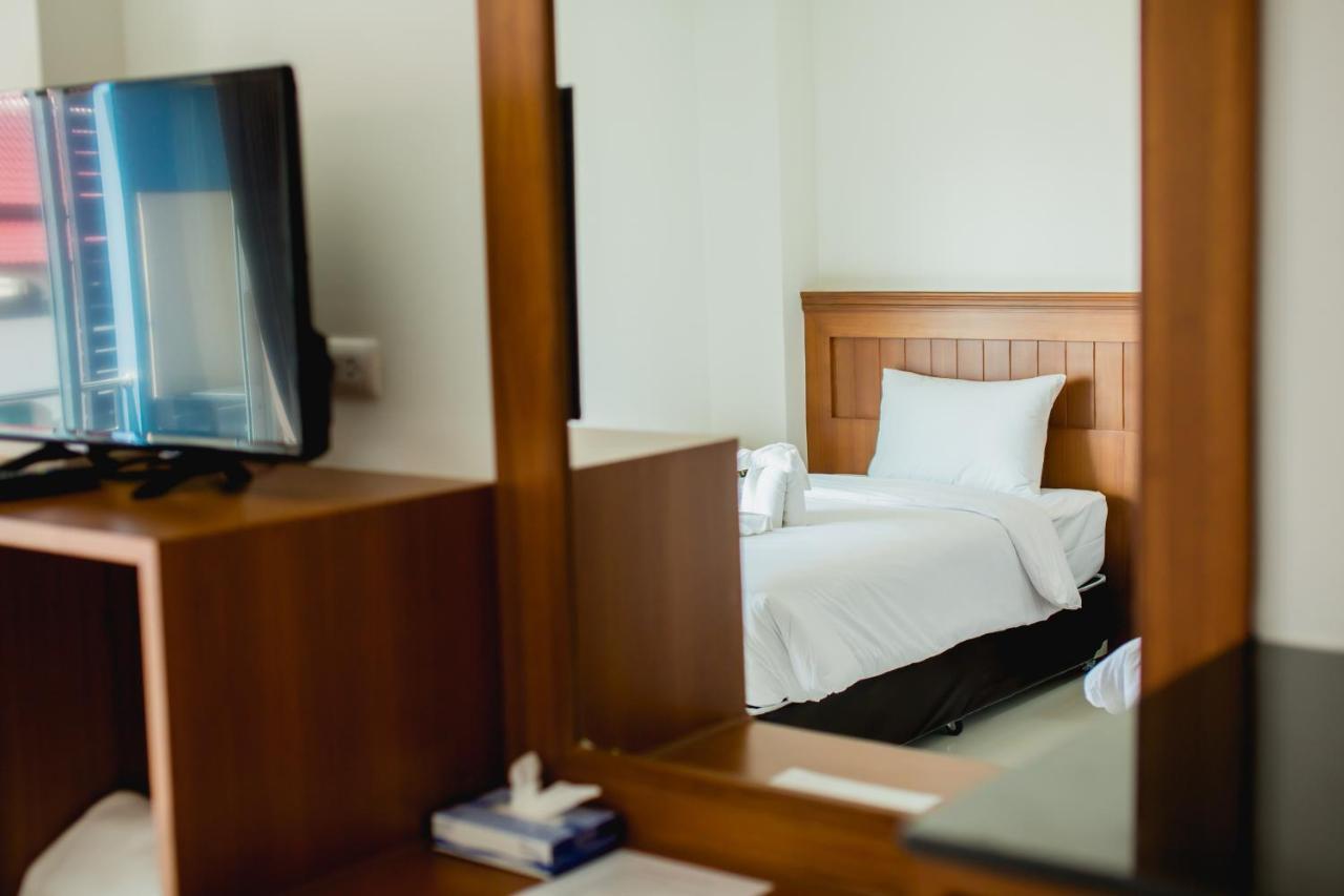Aim House Khách sạn Patong